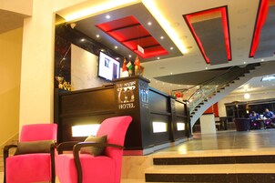 Mostrador para check-in y check-out