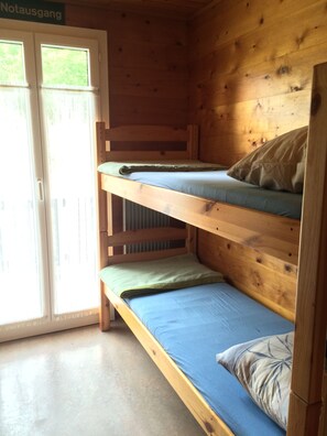1 bedroom, free cots/infant beds, free WiFi