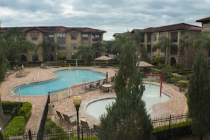 Outdoor pool - Louis's Bella Piazza Condo 3 Bedroom IPG Florida (Davenport)
