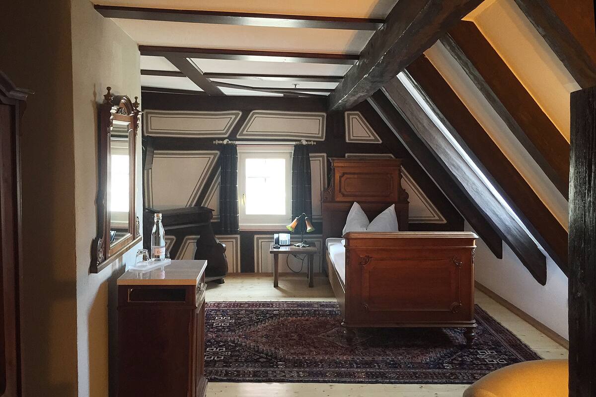 Single Room | In-room safe, desk, free cots/infant beds, rollaway beds