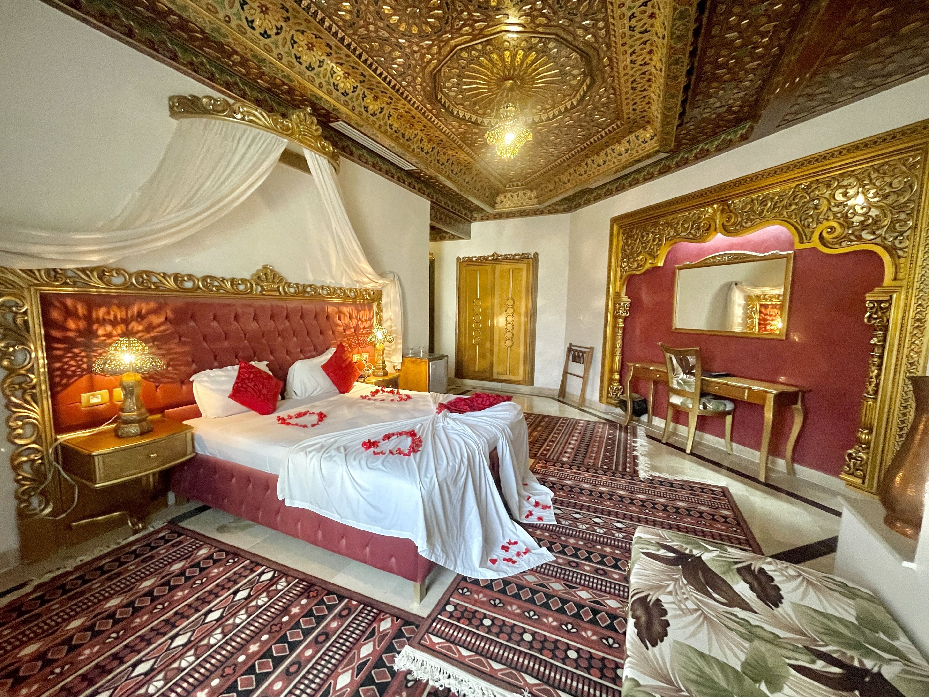 royal suite | 1 bedroom, minibar, in-room safe, blackout curtains