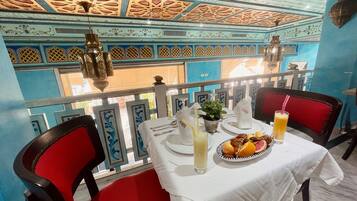 Spécialités Cuisine locale et internationale