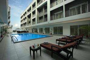 Indoor pool, outdoor pool - Starlit Suites (Kanayannur)