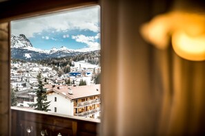 Superior Double Room, Balcony, Mountain View | Pemandangan dari bilik