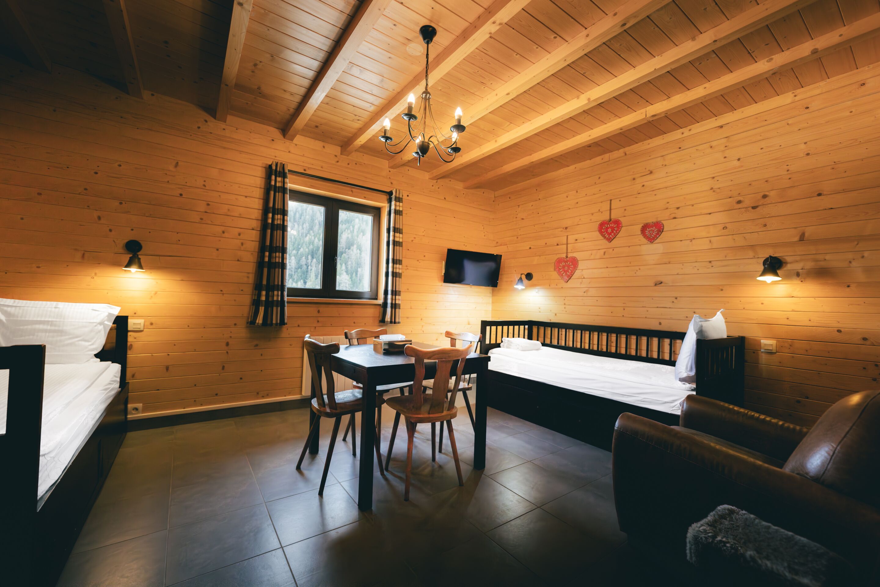 Luxe suite, toegankelijk voor mindervaliden, en-suite badkamer | Luxe beddengoed, een bureau, geluiddichte muren, gratis wifi