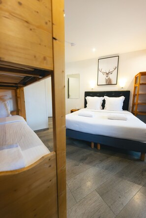 Premium bedding, desk, soundproofing, free WiFi - Hôtel Le Loup Blanc (Uvernet-Fours)