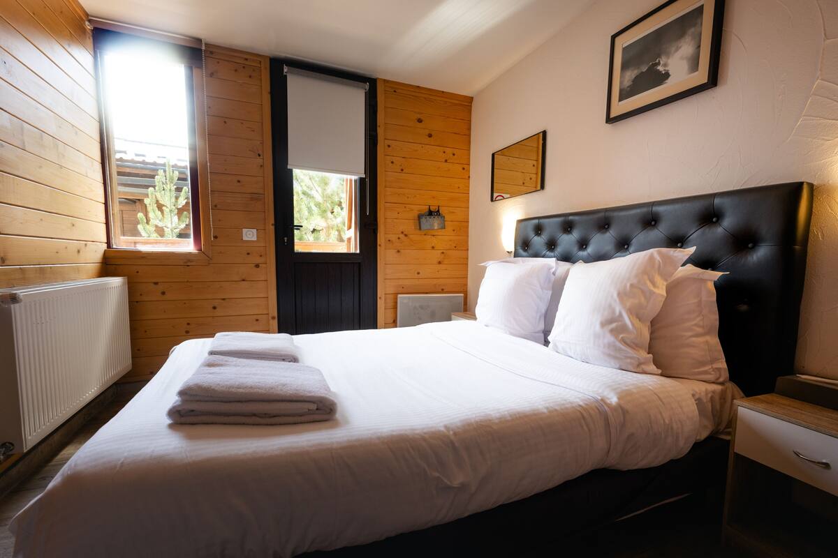Standaard tweepersoonskamer, en-suite badkamer, uitzicht op vallei | Luxe beddengoed, verduisterende gordijnen, geluiddichte muren