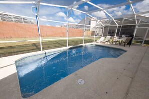 Outdoor pool - Peggy's Hampton Lakes Villa 3 Bedroom IPG Florida (Davenport)