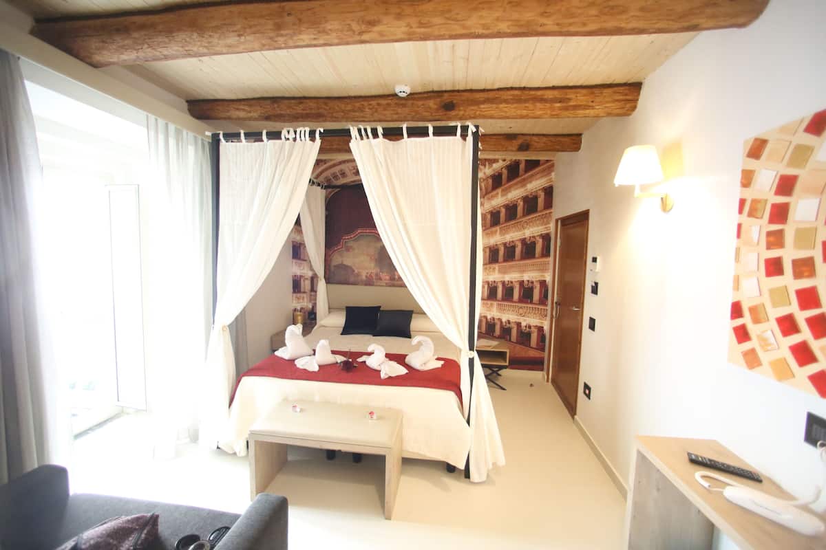 Frette Italian sheets, premium bedding, down comforters, pillowtop beds