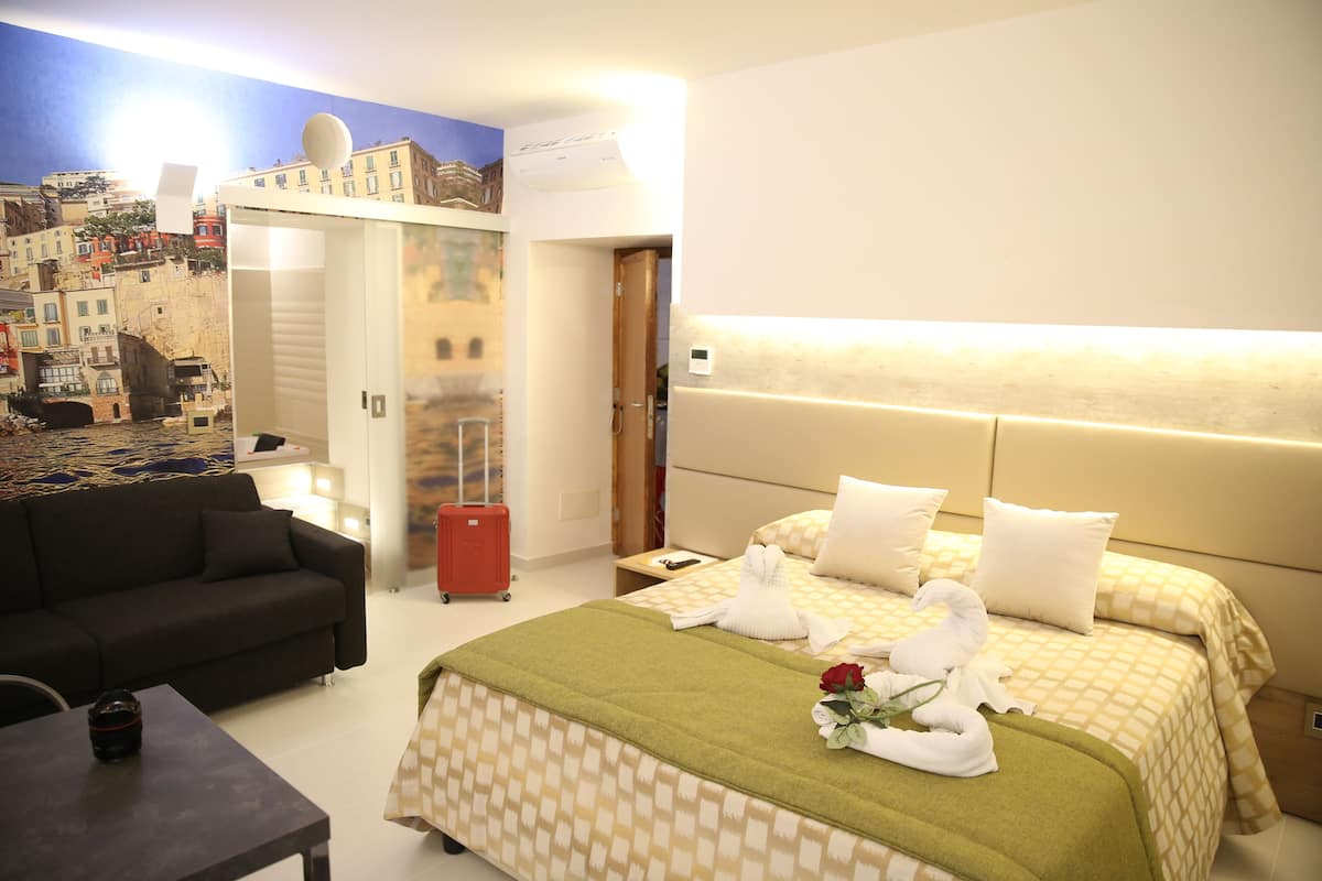 Exclusive Room, 1 Queen Bed with Sofa bed, Courtyard Area (Zona vasca idromassaggio) | Frette Italian sheets, premium bedding, down comforters, pillowtop beds