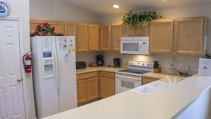 Coffee/tea maker, microwave