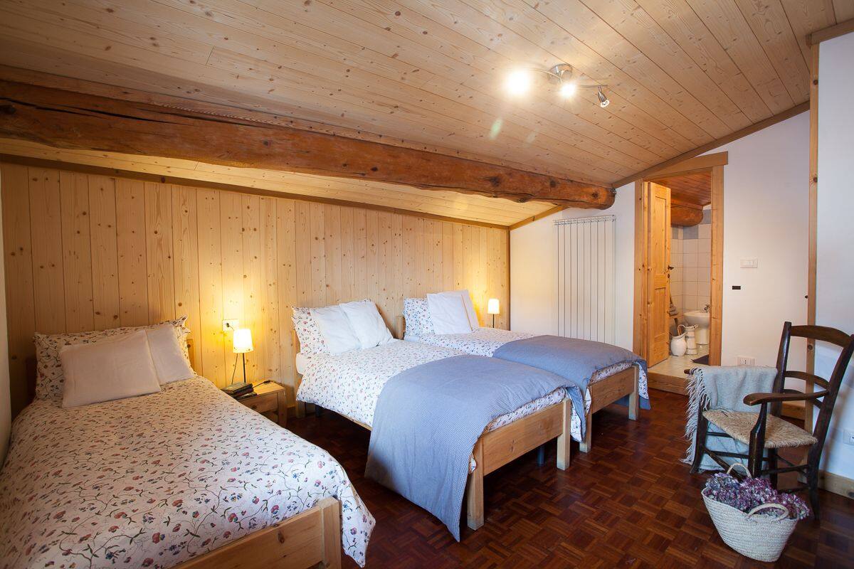 Standard Triple Room, 1 Bedroom | Individually decorated, individually furnished, cots/infant beds