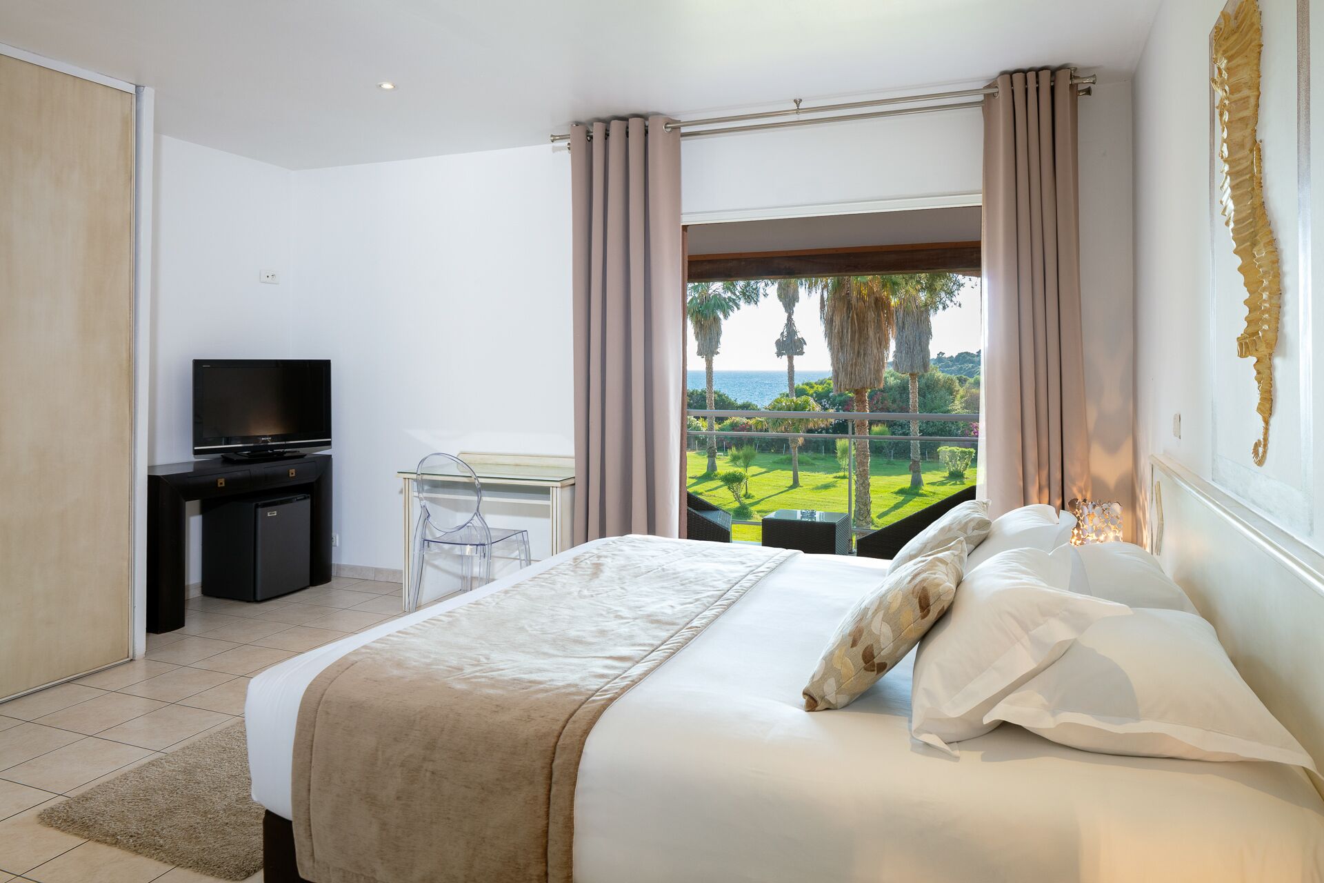 Photo - Hotel Le Ruesco