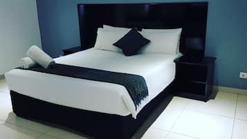 In-room safe, desk, free WiFi