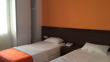 Minibar, escritorio, wifi gratis y ropa de cama