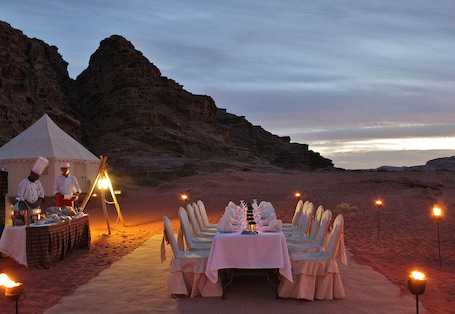 Breakfast, lunch, dinner served; local cuisine