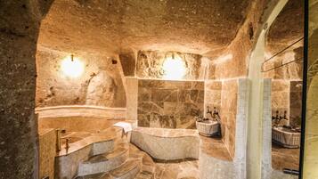 Family Room | Bathroom | Free toiletries, hair dryer, slippers, towels