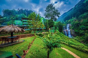 Property grounds - Ramboda Falls Hotel (Kotmale)