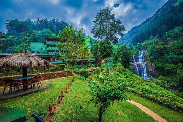 Property grounds - Ramboda Falls Hotel (Kotmale)