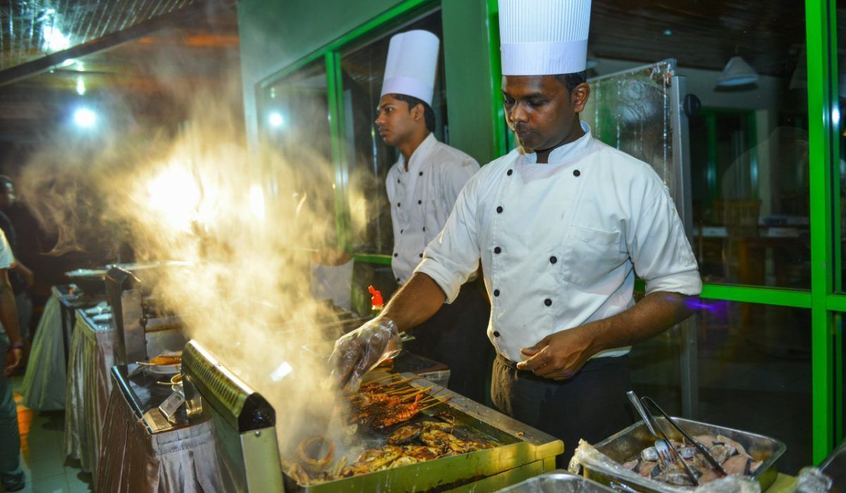 Breakfast, lunch, dinner served; international cuisine 