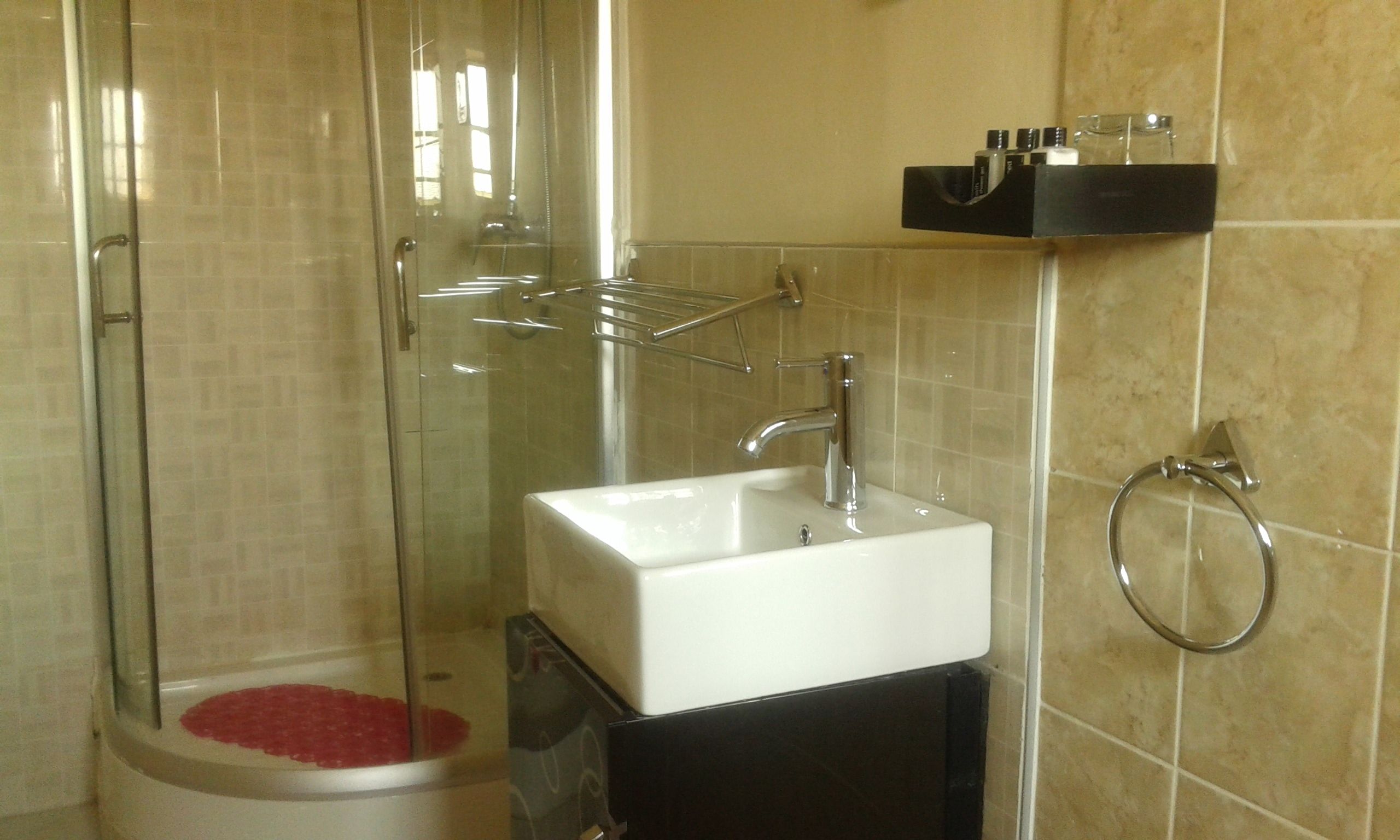 Standard-Doppelzimmer | Waschbecken im Bad