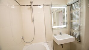 Deluxe Studio (Apartment) | Bathroom | Free toiletries, hair dryer, towels - Apartment by the Old Town Square (Prague)