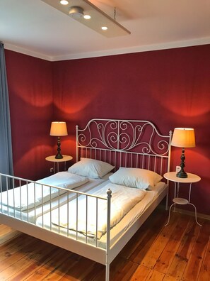 Doppel- oder Zweibettzimmer