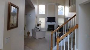 Unclassified image, 3 of 19, button - Peter's Highlands Reserve Villa 4 Bedroom IPG Florida (Davenport)