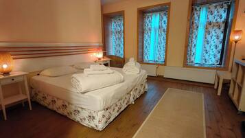 In-room safe, desk, free WiFi, bed sheets