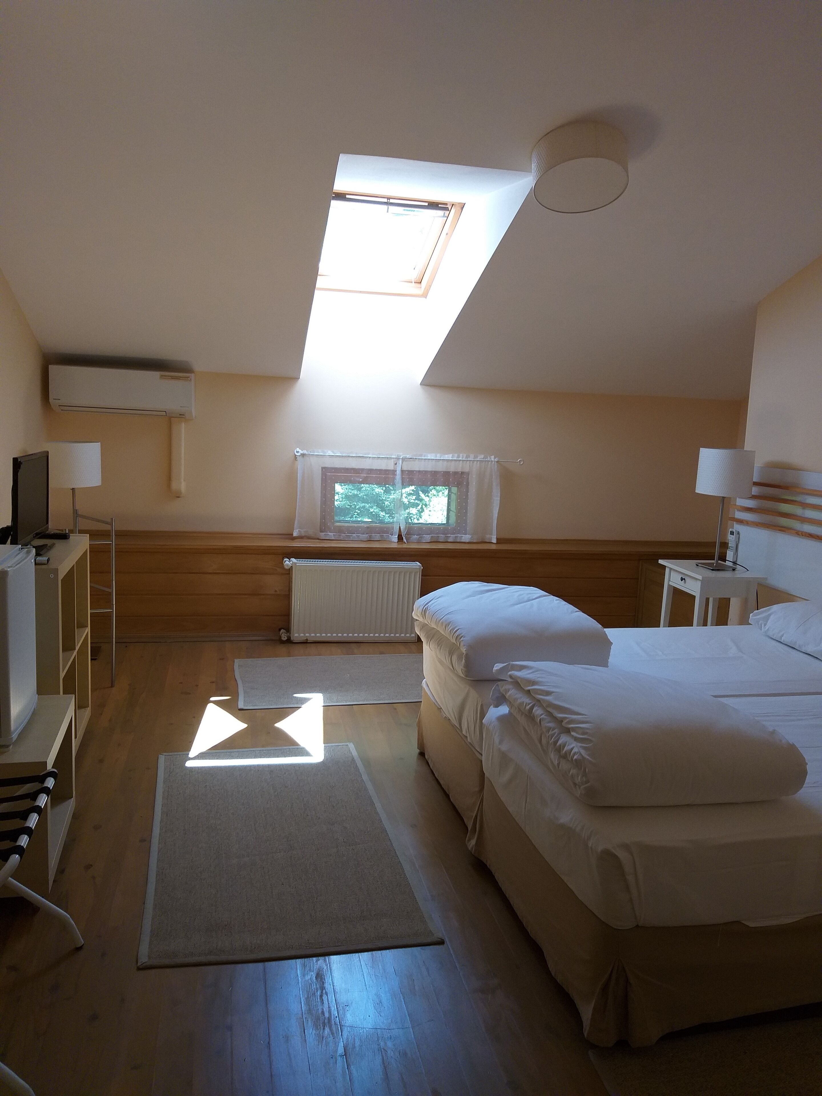 Standard Triple Room, Mountain View | Minibar, in-room safe, desk, free WiFi