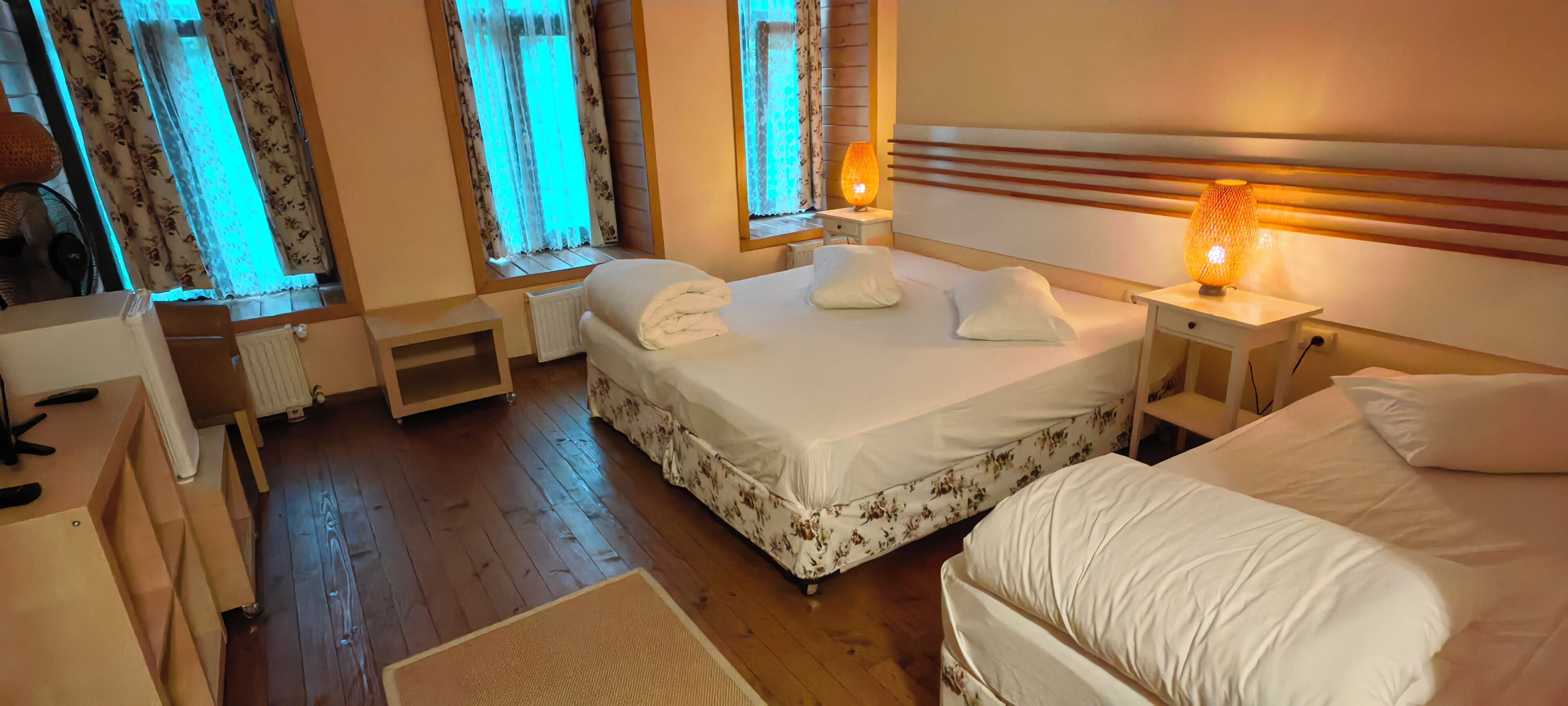 standard triple room | minibar, in-room safe, desk, free wifi