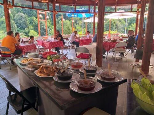 Camlihemsin Tasmektep Hotel
