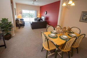 Living area - Sandra's Windsor Palms Villa 4 Bedroom IPG Florida (Kissimmee)