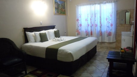 Standard Double Room | Desk, free WiFi, bed sheets
