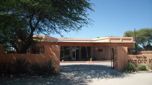 Courtyard - Kamore Guest Inn (Gumare)