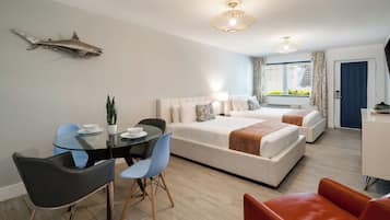 Deluxe-Studio, 2 Queen-Betten | Hochwertige Bettwaren, Daunenbettdecken, Pillowtop-Betten, Minibar