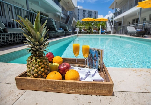 Waterside Hotel and Suites