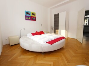 Family Apartment, 2 Bedrooms, Kitchen | 2 bedrooms, desk, iron/ironing board, cribs/infant beds - Vienna Apartment Center - Zentrum I (Vienna)