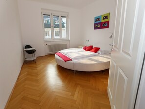Family Apartment, 2 Bedrooms, Kitchen | 2 bedrooms, desk, iron/ironing board, cribs/infant beds - Vienna Apartment Center - Zentrum I (Vienna)
