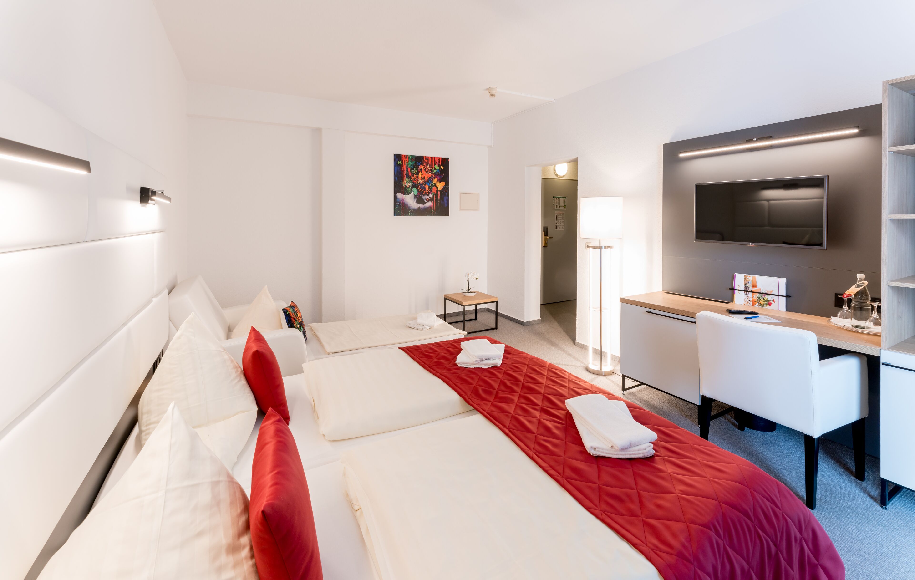 triple room | 1 bedroom, hypo-allergenic bedding, in-room safe, individually decorated