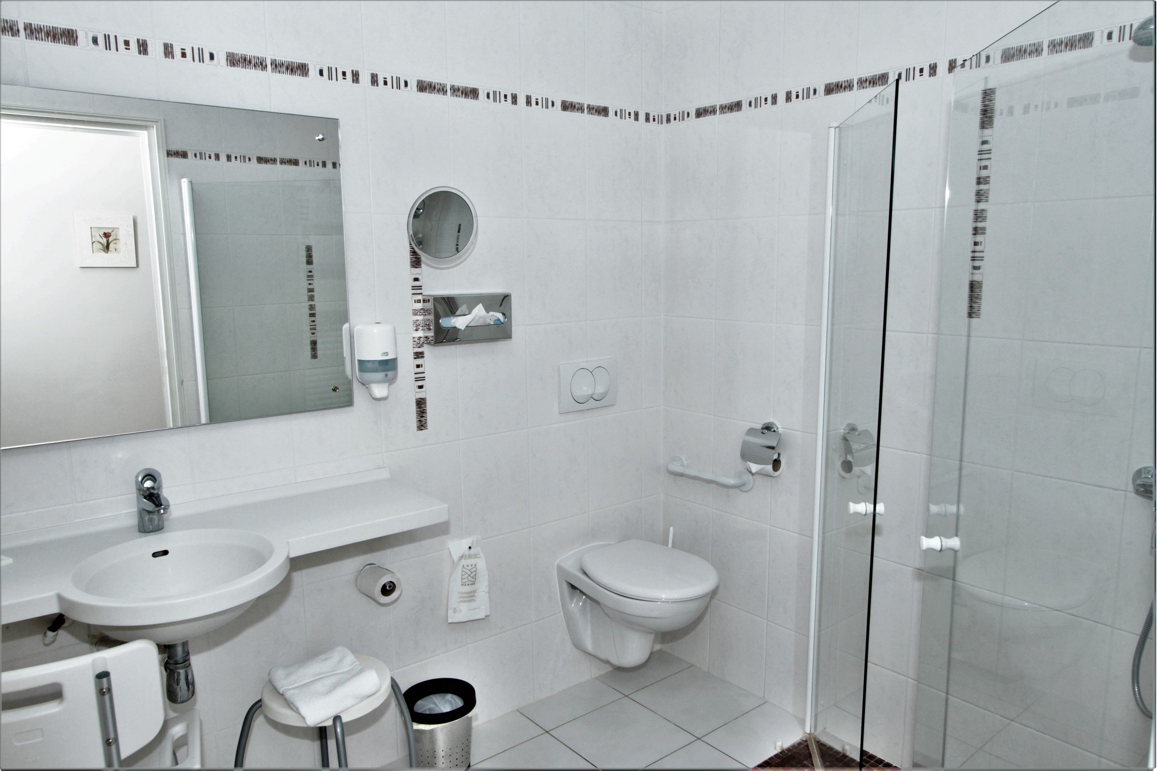 twin room | bathroom | free toiletries, hair dryer, towels, soap
