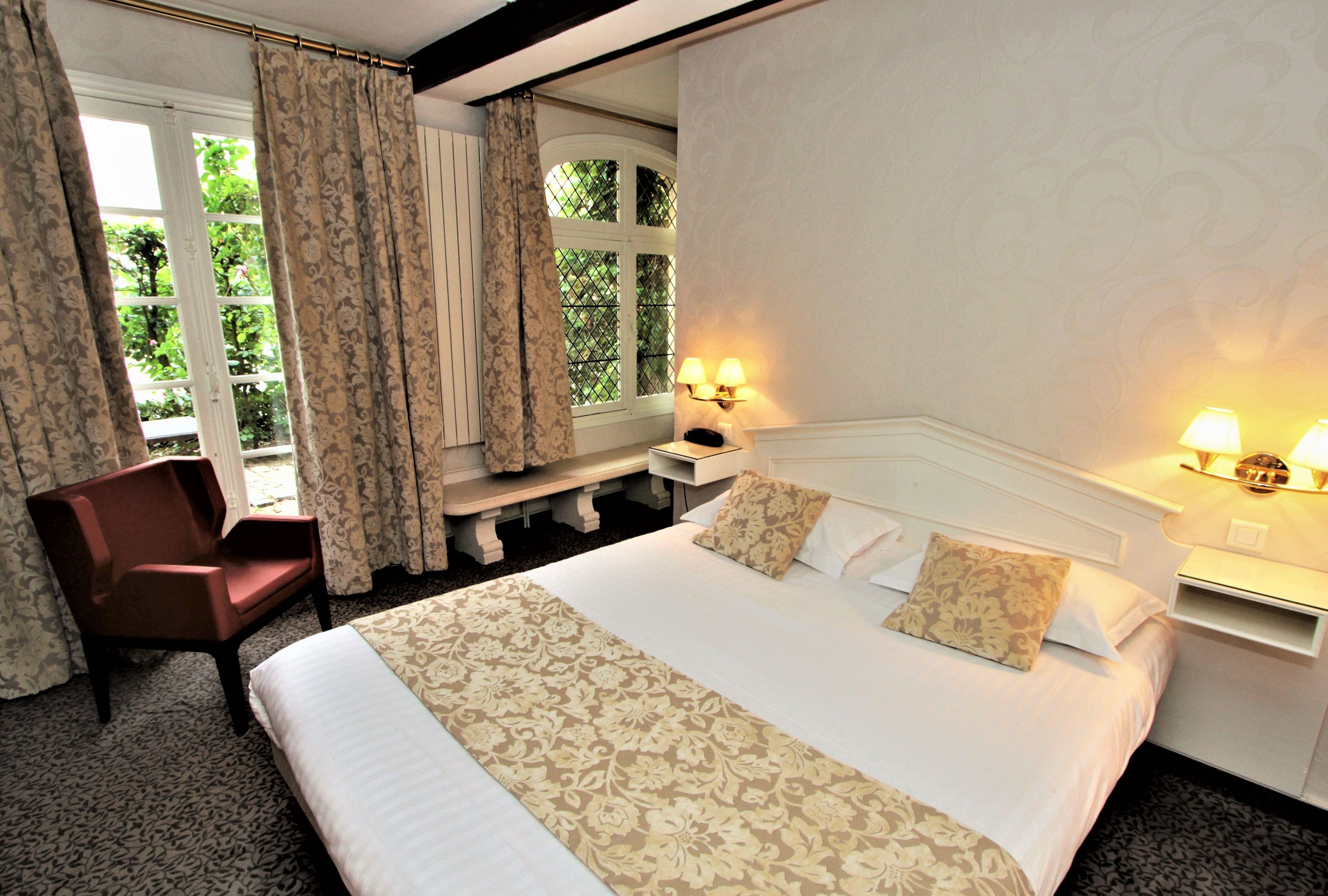 superior double room | premium bedding, individually decorated, blackout curtains