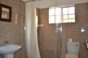 Standard-Apartment | Badezimmer