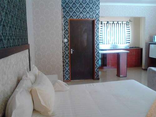 Pacific Conqueror Self Catering Units