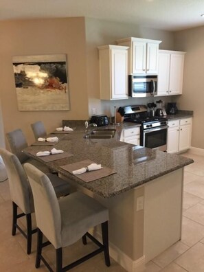 Microwave, coffee/tea maker - Marc's Solterra Villa 5 Bedroom IPG Florida (Davenport)