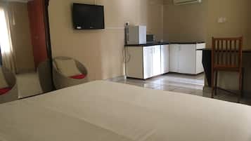 Quarto casal standard | Escrivaninha, Wi-Fi de cortesia