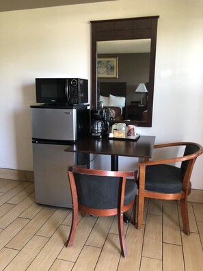 Luxe beddengoed, een bureau, gratis wifi, beddengoed