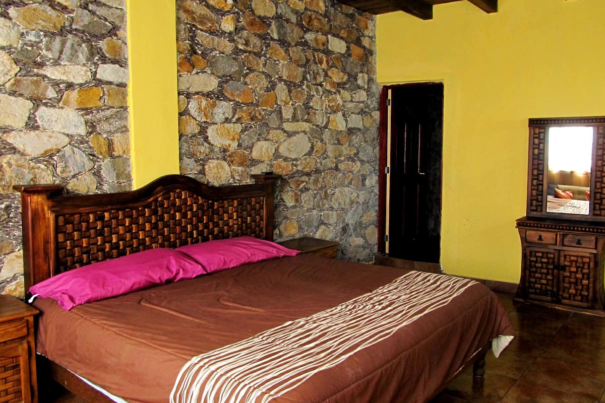 Standard Room, 1 King Bed | Rollaway beds (surcharge), WiFi (free)
