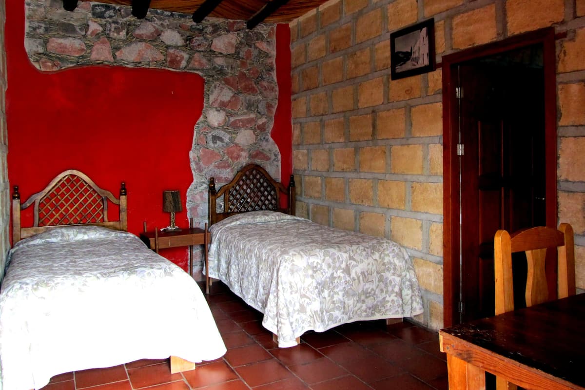 Standard Room, 2 Twin Beds | Rollaway beds (surcharge), WiFi (free)