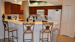Private kitchen - Enchanted West Haven Villa 5 Bedroom IPG Florida (Davenport)